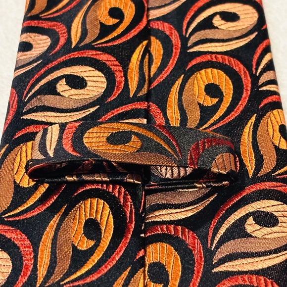 Brand New High Quality Custom Tie By ANYTHING BUT MONDAY - Picture 4 of 4